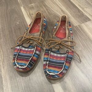 Women’s Twisted X Serape Striped Shoe